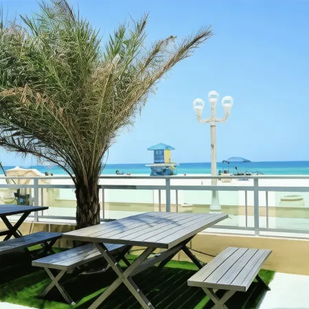 Diane Oceanfront Suites