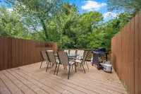 Ultimate Stone Mountain I Cabin-Style I  Sleep 20 - balcony