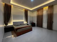 Grands Orchid Hotel - 3-Star