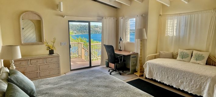 Spectacular Beachfront Villa. Great Snorkeling, Kayaking, Sunrise & Sunset Views Hotels in Central