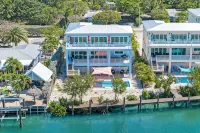Brand new 5bed/6bath pool w/45 foot dockage - available with 2 more homes