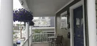 Centrally located in the heart of Boston near T - บังกะโล