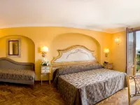 Hotel Palazzo Guardati Hotels near Teatro Tasso