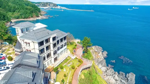 Samcheok White Romantic Pension