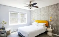 20 Acre Swimming Pond, Kayaks, Catskills Family Getaway with Hot Tub, Game Room - Chalets