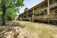 Fairfield Bay Gem w/ pool access and 4 Mi to Lake. - Wifi