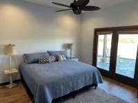 Lakefront Cabin 3 bed, 3 1/2 bath with Private Dock - Chalets