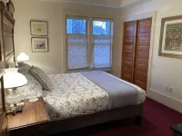 Delightful Downtown Ithaca Home & Garden for Extended Stays