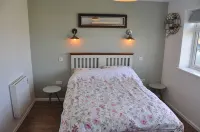 Beautiful Coastal bungalow-Sennen cove -Porthcurno-Sea - جاكوزي