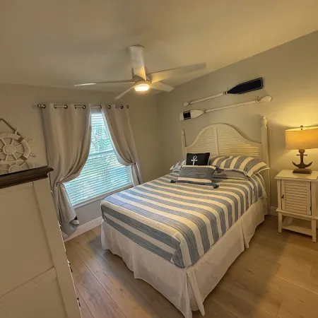 Gorgeous Newly Furnished Condo in Gated Golf Course of Stoneybrook