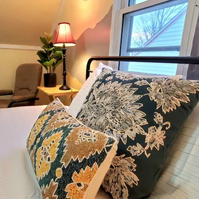 King Bed and 2 Full Baths, Fully Fenced Yard and Close to Highway Hotels near Cleveland Hopkins International Airport