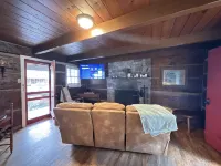 Cabin 4 - Off the grid cabin at Pioneer Village - Chalets