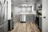 Newly Renovated Mid-Modern Townhome Central Twin Falls - 4-نجوم