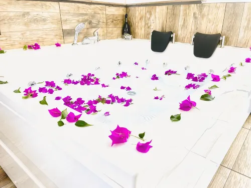 Ale Park Hotel Apartments - Jacuzzi