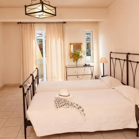 Lambrinos Suites