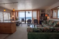 Ocean Front 2 BR Condo-ocean views from every room. 2nd floor Kona Reef "A" bldg - 3-Star
