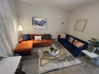 Luxe Central Suburban Retreat- close to speedway and airport - 4 tähden