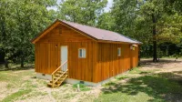 Escape to cozy 2-bedroom cabin near Ouachita Forest 4 min drive away - Chalets