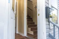 Exquisite Rogers Park 1bd/1bath Apt. Near Evanston - Condos