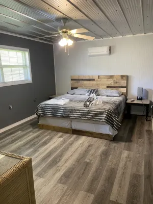 2br 1 bath lake getaway 1 block from lake, easy walk - 3 stjerner