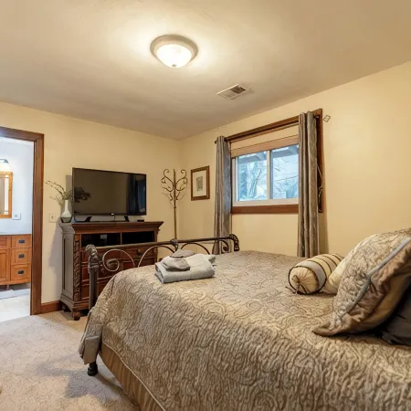 Portage Lakes, Lakefront, Private Dock & Deck