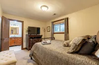 Portage Lakes, Lakefront, Private Dock & Deck