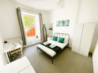 4 Bedroom Modern Spacious Apt - Edinburgh Old Town Hotels in Newington
