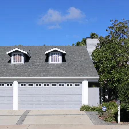 Family Retreat-Beach Oasis: 6 Bedrooms, Large Yard/Garden,