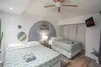 2 BDR - BEACHFRONT Cozy Apt
