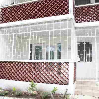 Cosy one bedroom condo in Holetown, St. James with pool access!! Hotel Exterior