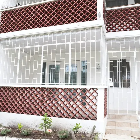 Cosy one bedroom condo in Holetown, St. James with pool access!!