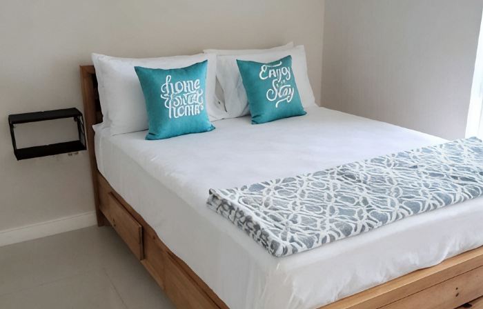 Charming 1-bedroom apartment in wonderful Portmore with AC, WiFi