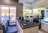 Luxurious desert Oasis - Private Pools