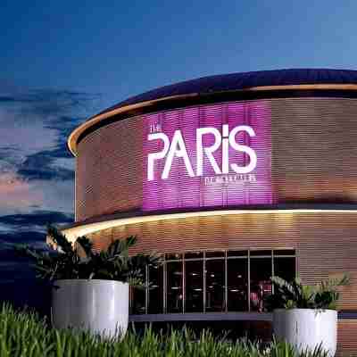 Azure Paris Hilton Beach Resort & Residences @ 1932 Maui Tower Hotel Exterior