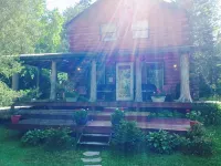 Log Cabin Adirondack Lodge on State Trail System   That is “PET FRIENDLY” - Wifi