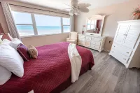 4th Floor Oceanfront 2Br Condo w/ Balcony & Beach Views, Unit 448 - Homestays