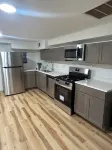 Cozy 1-Bedroom House in Charming Chicago Free Easy Parking , AC, Washer & Dryer
