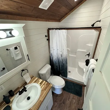 Cozy 102 Cabin 1 bdrm on Smith Lake Located beside Smith Lake Park Boat Ramp