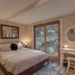 Cozy, secluded cabin, great location and beautiful spa with sweeping views! - WiFi