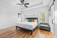 Exquisite 4-Bedroom Luxury Home Near Downtown Atlanta: No Cleaning Fees - Bungalow