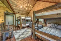 Sunrock Mountain Dream II ~ Luxury Cabin Hot Tub, Pool Table, Fire Pit & Sw. Bed - Balkoner