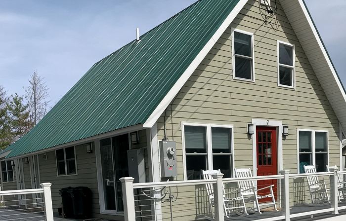 Sebago Lake, ME  Lakeside Hot Tub just renovated