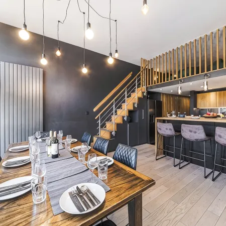 Modern, spacious apartment in the centre of Morzine near the ski lifts.