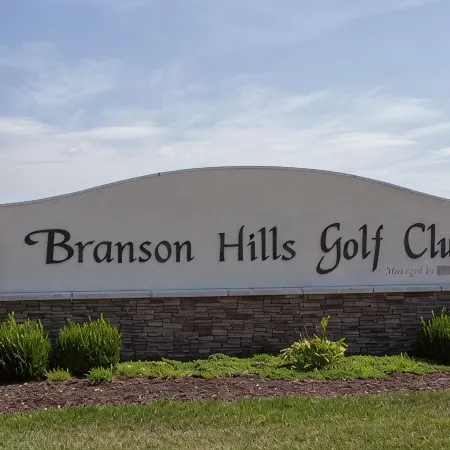 5-Star Branson Hills Villa - 4 Master Suites, Sleeps up to 10, Pool & Golf