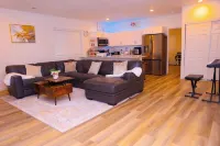 Cozy 3-Bedroom Home, 3 Min to Aurora’s Gaylord, 10 Min to Denver Airport! - 4-Star
