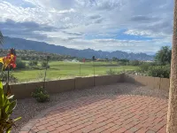 Resort Golf Course Living With Amazing Golf and Mountain Views - Homestays
