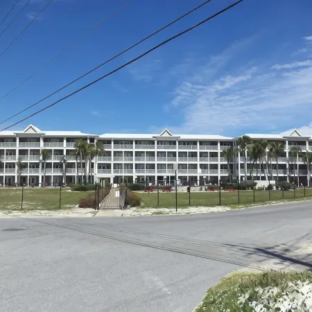 Seas the View Grand Caribbean West, great location