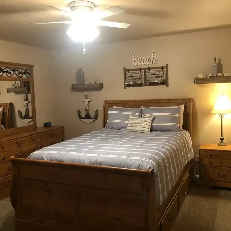 Cozy Condo w/ pool & gym in prime McCall location