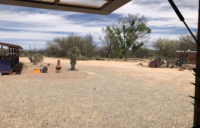 Ranchito Paraiso: Pet-friendly Rustic Elegance in the Desert