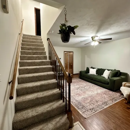 Vintage modern / boho Gallatin townhome! Ξενοδοχεία στην πόλη Gallatin